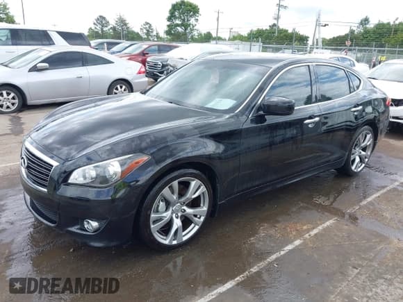✅ 2013 Infiniti M • VIN: JN1BY1AP2DM510855 • Lot: 42133328. Listed on IAAI with 189,445 mi. Free auction sales archive from the USA and detailed vehicle history report at DreamBid. Image 2.