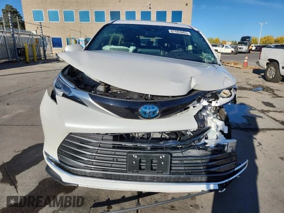 ✅ 2023 Toyota Sienna Platinum • VIN: 5TDESKFC3PS095528 • Лот: 87483685. Опубликован ранее на Copart с пробегом 35 677 миль. Бесплатный доступ к архиву аукционных продаж из США и подробный отчёт об истории автомобиля на DreamBid. Изображение 5.