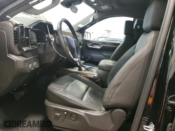 ✅ 2025 Chevrolet Silverado 1500 • VIN: 1GCUKEEL4SZ106431 • Лот: 61479785. Опубликован ранее на Copart с пробегом 19 161 миль. Бесплатный доступ к архиву аукционных продаж из США и подробный отчёт об истории автомобиля на DreamBid. Изображение 7.