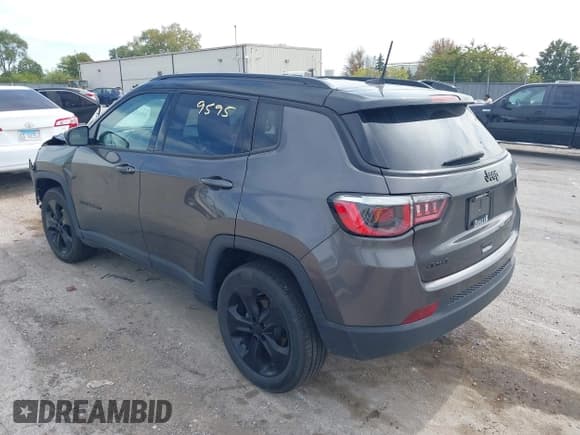 ✅ 2019 Jeep Compass Latitude • VIN: 3C4NJDBB0KT713589 • Lot: 43329595. Listed on IAAI with 31,475 mi. Free auction sales archive from the USA and detailed vehicle history report at DreamBid. Image 3.