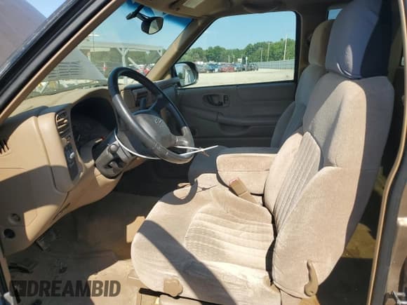 ✅ 2002 Chevrolet S-10 LS • VIN: 1GCCS19W328207975 • Лот: 69282874. Опубликован ранее на Copart с пробегом 119 230 миль. Бесплатный доступ к архиву аукционных продаж из США и подробный отчёт об истории автомобиля на DreamBid. Изображение 7.