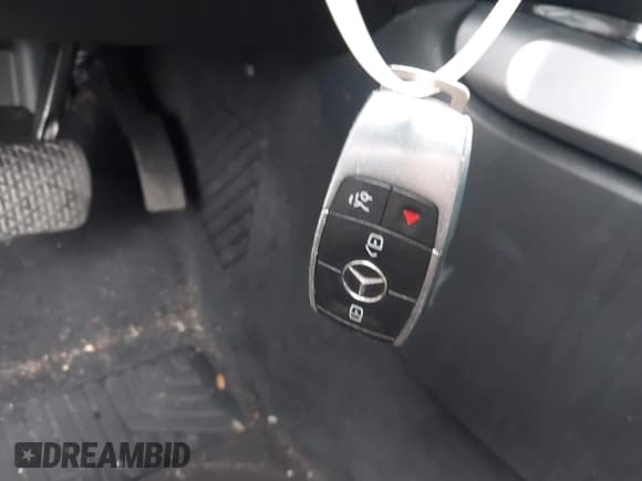 ✅ 2020 Mercedes-Benz GLB 250 • VIN: W1N4M4HB8LW024446 • Лот: 43434720. Опубликован ранее на IAAI с пробегом 101 150 миль. Бесплатный доступ к архиву аукционных продаж из США и подробный отчёт об истории автомобиля на DreamBid. Изображение 11.