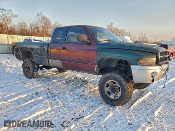 ✅ 2000 Dodge 2500 • VIN: 3B7KF2360YG149793 • Lot: 94041645. Listed on Copart with 200,344 mi. Free auction sales archive from the USA and detailed vehicle history report at DreamBid. Image 4.