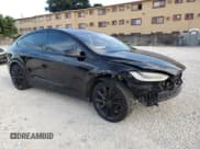 ✅ 2017 Tesla Model X 90D • VIN: 5YJXCDE23HF052176 • Lot: 91972145. Wystawiony na Copart z przebiegiem 71 029 mil. Bezpłatny archiwum sprzedaży aukcyjnych z USA i szczegółowy raport historii pojazdu na DreamBid. Zdjęcie 4.