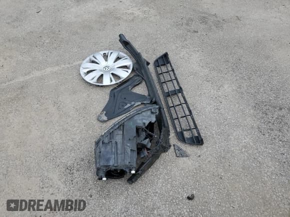 ✅ 2012 Volkswagen Jetta • VIN: 3VW2K7AJ4CM355299 • Lot: 71416975. Wystawiony na Copart z przebiegiem Nie podano. Bezpłatny archiwum sprzedaży aukcyjnych z USA i szczegółowy raport historii pojazdu na DreamBid. Zdjęcie 12.