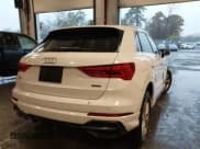 ✅ 2020 Audi Q3 S line Premium • VIN: WA1DECF34L1012506 • Lot: 43577869. Wystawiony na IAAI z przebiegiem 44 142 mil. Bezpłatny archiwum sprzedaży aukcyjnych z USA i szczegółowy raport historii pojazdu na DreamBid. Zdjęcie 4.