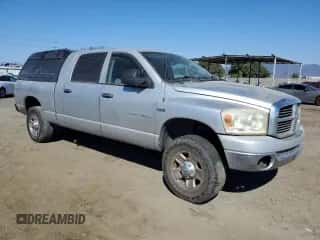2007 Dodge 1500 SLT z VIN 3D7KS19D07G731926, wystawiony jako Copart lot #72220424 z przebiegiem 208 968 mil mil oraz Szkoda całkowita • Salvage title. Historia ofert i sprzedaży dostępna na DreamBid. Obrazek 4.