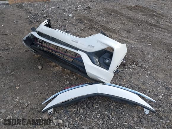 ✅ 2021 Buick Encore GX Essence • VIN: KL4MMGSL6MB038780 • Lot: 42026247. Listed on IAAI with 51,244 mi. Free auction sales archive from the USA and detailed vehicle history report at DreamBid. Image 12.