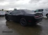 ✅ 2022 Dodge Challenger SXT • VIN: 2C3CDZAG8NH182166 • Lot: 37033443. Wystawiony na Copart z przebiegiem 5 301 mil. Bezpłatny archiwum sprzedaży aukcyjnych z USA i szczegółowy raport historii pojazdu na DreamBid. Zdjęcie 2.