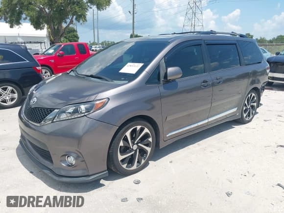 ✅ 2012 Toyota Sienna SE • VIN: 5TDXK3DC8CS248769 • Lot: 42853132. Listed on IAAI with 192,225 mi. Free auction sales archive from the USA and detailed vehicle history report at DreamBid. Image 2.