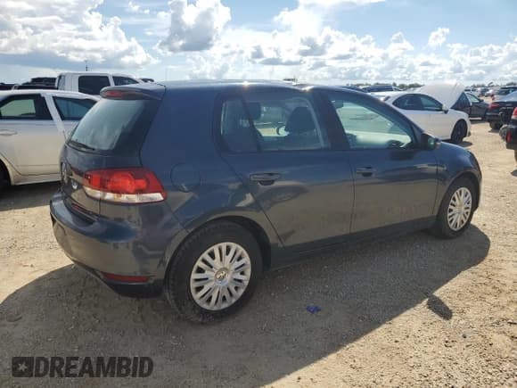 ✅ 2013 Volkswagen Golf • VIN: WVWDB7AJ9DW128526 • Lot: 74057194. Wystawiony na Copart z przebiegiem 100 807 mil. Bezpłatny archiwum sprzedaży aukcyjnych z USA i szczegółowy raport historii pojazdu na DreamBid. Zdjęcie 3.
