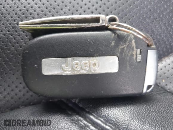 ✅ 2021 Jeep Cherokee Latitude Lux • VIN: 1C4PJMMX2MD236531 • Lot: 41745316. Wystawiony na IAAI z przebiegiem 74 803 mil. Bezpłatny archiwum sprzedaży aukcyjnych z USA i szczegółowy raport historii pojazdu na DreamBid. Zdjęcie 11.