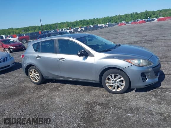 ✅ 2013 Mazda 3 i Grand Touring • VIN: JM1BL1M70D1835559 • Lot: 42227352. Wystawiony na IAAI z przebiegiem 208 394 mil. Bezpłatny archiwum sprzedaży aukcyjnych z USA i szczegółowy raport historii pojazdu na DreamBid. Zdjęcie 13.