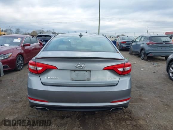 ✅ 2016 Hyundai Sonata Sport • VIN: 5NPE34AF4GH389259 • Лот: 43629376. Опубликован ранее на IAAI с пробегом 126 774 миль. Бесплатный доступ к архиву аукционных продаж из США и подробный отчёт об истории автомобиля на DreamBid. Изображение 16.