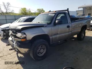 ✅ 2002 Chevrolet Silverado 2500HD LS • VIN: 1GCHK24U02E106248 • Lot: 48900963. Wystawiony na Copart z przebiegiem 205 683 mil. Bezpłatny archiwum sprzedaży aukcyjnych z USA i szczegółowy raport historii pojazdu na DreamBid. Zdjęcie 1.
