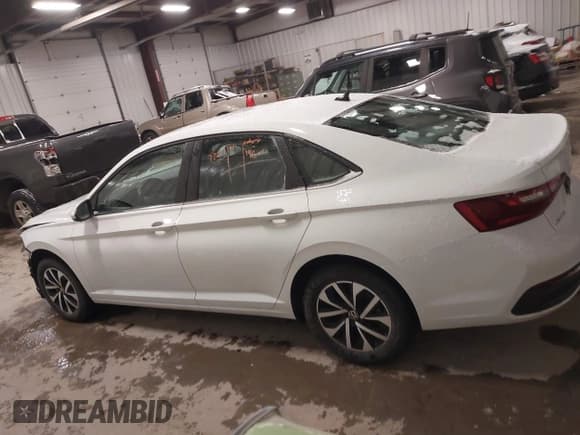✅ 2024 Volkswagen Jetta S • VIN: 3VW5M7BU5RM086450 • Lot: 43881443. Listed on IAAI with 34,011 mi. Free auction sales archive from the USA and detailed vehicle history report at DreamBid. Image 15.
