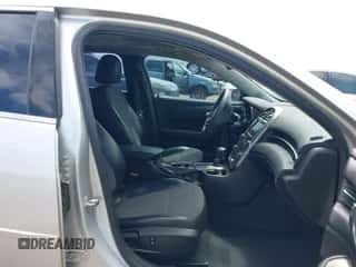 2015 Chevrolet Malibu LT z VIN 1G11C5SL8FF134236, wystawiony jako IAAI lot #42448445 z przebiegiem 167 874 mil mil oraz . Historia ofert i sprzedaży dostępna na DreamBid. Obrazek 5.