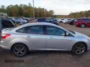 ✅ 2013 Ford Focus SE • VIN: 1FADP3F28DL235280 • Lot: 43546076. Wystawiony na IAAI z przebiegiem 126 232 mil. Bezpłatny archiwum sprzedaży aukcyjnych z USA i szczegółowy raport historii pojazdu na DreamBid. Zdjęcie 14.