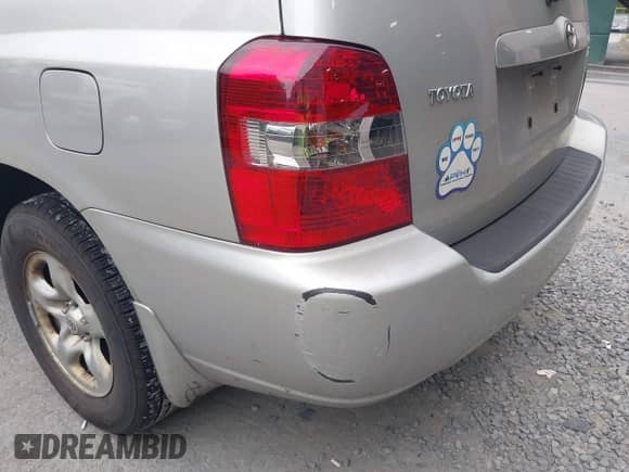 2004 Toyota Highlander z VIN JTEGD21AX40085842, wystawiony jako IAAI lot #43026363 z przebiegiem 306 121 mil mil oraz . Historia ofert i sprzedaży dostępna na DreamBid. Obrazek 15.