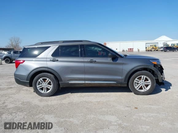 ✅ 2024 Ford Explorer XLT • VIN: 1FMSK7DH5RGA08977 • Lot: 41387663. Wystawiony na IAAI z przebiegiem 14 205 mil. Bezpłatny archiwum sprzedaży aukcyjnych z USA i szczegółowy raport historii pojazdu na DreamBid. Zdjęcie 13.