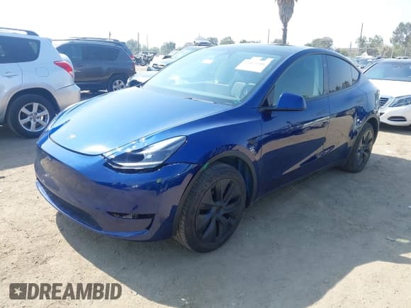 ✅ 2024 Tesla Model Y • VIN: 7SAYGDED2RF119770 • Лот: 42462600. Опубликован ранее на IAAI с пробегом 6 712 миль. Бесплатный доступ к архиву аукционных продаж из США и подробный отчёт об истории автомобиля на DreamBid. Изображение 2.