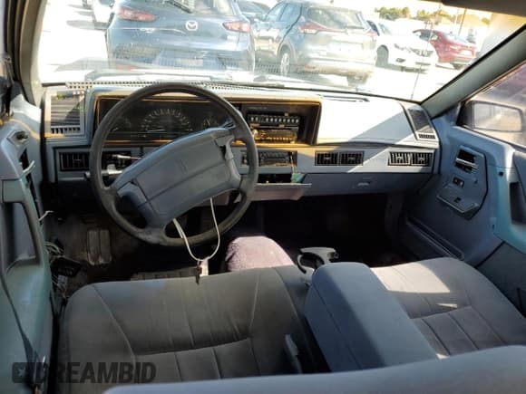 ✅ 1996 Oldsmobile Cutlass Ciera 1SA VX5 • VIN: 1G3AJ55M3T6326130 • Lot: 73877264. Wystawiony na Copart z przebiegiem 74 073 mil. Bezpłatny archiwum sprzedaży aukcyjnych z USA i szczegółowy raport historii pojazdu na DreamBid. Zdjęcie 8.