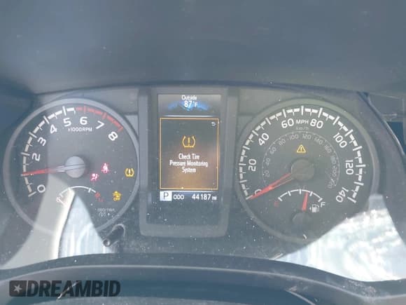 ✅ 2023 Toyota Tacoma SR • VIN: 3TYSX5EN7PT019050 • Лот: 43178648. Опубликован ранее на IAAI с пробегом 44 187 миль. Бесплатный доступ к архиву аукционных продаж из США и подробный отчёт об истории автомобиля на DreamBid. Изображение 7.