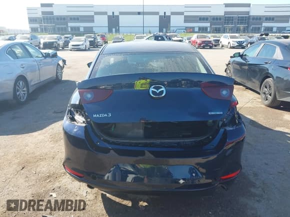 ✅ 2024 Mazda 3 S Select Sport • VIN: 3MZBPABM3RM436133 • Lot: 43381502. Wystawiony na IAAI z przebiegiem 9 358 mil. Bezpłatny archiwum sprzedaży aukcyjnych z USA i szczegółowy raport historii pojazdu na DreamBid. Zdjęcie 14.