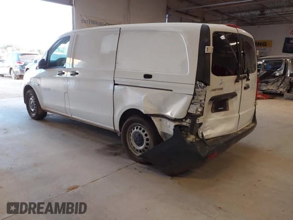✅ 2022 Mercedes-Benz Metris Cargo • VIN: W1YV0BEY2N3964584 • Lot: 43439418. Wystawiony na IAAI z przebiegiem 57 293 mil. Bezpłatny archiwum sprzedaży aukcyjnych z USA i szczegółowy raport historii pojazdu na DreamBid. Zdjęcie 3.
