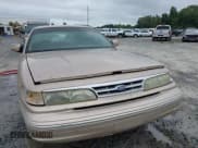 ✅ 1997 Ford Crown Victoria LX • VIN: 2FALP74WXVX141057 • Lot: 42945107. Wystawiony na IAAI z przebiegiem 182 749 mil. Bezpłatny archiwum sprzedaży aukcyjnych z USA i szczegółowy raport historii pojazdu na DreamBid. Zdjęcie 6.