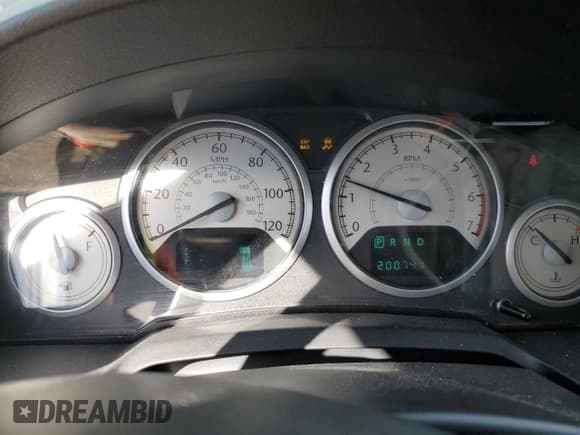 ✅ 2010 Chrysler Town & Country Touring Plus • VIN: 2A4RR8DX7AR404580 • Lot: 85706075. Wystawiony na Copart z przebiegiem 200 741 mil. Bezpłatny archiwum sprzedaży aukcyjnych z USA i szczegółowy raport historii pojazdu na DreamBid. Zdjęcie 9.