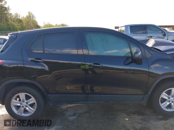✅ 2020 Chevrolet Trax LS • VIN: KL7CJKSB2LB034791 • Lot: 43544282. Listed on IAAI with 90,702 mi. Free auction sales archive from the USA and detailed vehicle history report at DreamBid. Image 13.