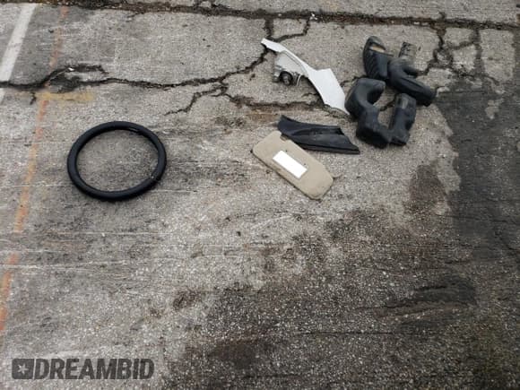 ✅ 2005 Saturn VUE • VIN: 5GZCZ634X5S830970 • Lot: 77428814. Wystawiony na Copart z przebiegiem 247 436 mil. Bezpłatny archiwum sprzedaży aukcyjnych z USA i szczegółowy raport historii pojazdu na DreamBid. Zdjęcie 13.