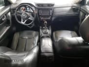 ✅ 2017 Nissan Rogue SL • VIN: 5N1AT2MV6HC827679 • Лот: 70283105. Опубликован ранее на Copart с пробегом 155 381 миль. Бесплатный доступ к архиву аукционных продаж из США и подробный отчёт об истории автомобиля на DreamBid. Изображение 8.