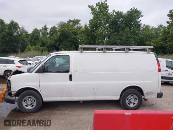✅ 2017 Chevrolet Express Cargo • VIN: 1GCWGAFG3H1210873 • Lot: 43007934. Listed on IAAI with 192,556 mi. Free auction sales archive from the USA and detailed vehicle history report at DreamBid. Image 14.
