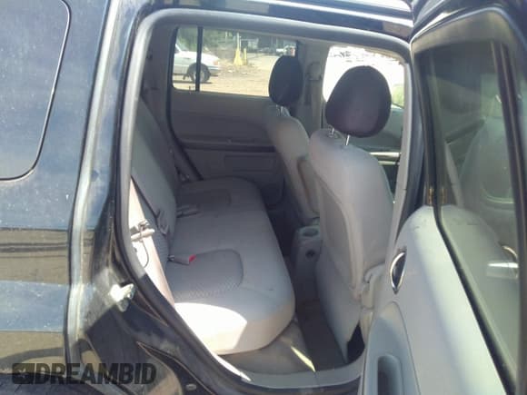 ✅ 2007 Chevrolet HHR LS • VIN: 3GNDA13DX7S637944 • Lot: 40503164. Listed on IAAI with 183,999 mi. Free auction sales archive from the USA and detailed vehicle history report at DreamBid. Image 8.