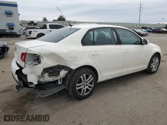 ✅ 2007 Volkswagen Jetta • VIN: 3VWGF71K17M108007 • Lot: 45790475. Listed on Copart with 107,634 mi. Free auction sales archive from the USA and detailed vehicle history report at DreamBid. Image 3.