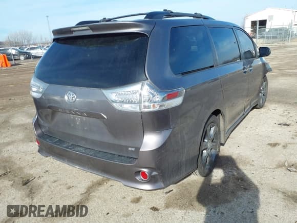 ✅ 2015 Toyota Sienna SE • VIN: 5TDXK3DC8FS633124 • Lot: 41475935. Listed on IAAI with 182,921 mi. Free auction sales archive from the USA and detailed vehicle history report at DreamBid. Image 4.