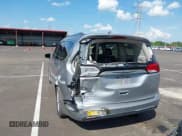✅ 2018 Chrysler Pacifica Touring L • VIN: 2C4RC1BG4JR142406 • Лот: 42716858. Опубликован ранее на IAAI с пробегом 160 230 миль. Бесплатный доступ к архиву аукционных продаж из США и подробный отчёт об истории автомобиля на DreamBid. Изображение 6.