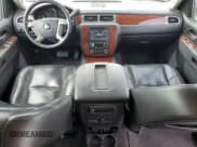 ✅ 2011 Chevrolet Suburban LTZ • VIN: 1GNSCKE0XBR275319 • Lot: 63765554. Wystawiony na Copart z przebiegiem 215 494 mil. Bezpłatny archiwum sprzedaży aukcyjnych z USA i szczegółowy raport historii pojazdu na DreamBid. Zdjęcie 8.