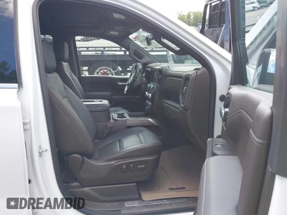 ✅ 2021 GMC Sierra 1500 Denali • VIN: 3GTU9FEL0MG255150 • Lot: 43060209. Wystawiony na IAAI z przebiegiem 56 711 mil. Bezpłatny archiwum sprzedaży aukcyjnych z USA i szczegółowy raport historii pojazdu na DreamBid. Zdjęcie 5.