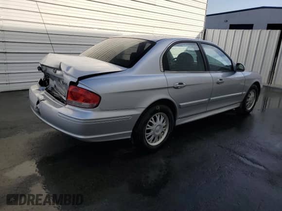 2004 Hyundai Sonata z VIN KMHWF25S04A039620, wystawiony jako Copart lot #84199634 z przebiegiem 227 690 mil mil oraz Szkoda całkowita • Salvage title. Historia ofert i sprzedaży dostępna na DreamBid. Obrazek 3.