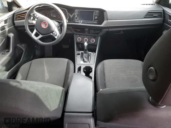 ✅ 2021 Volkswagen Jetta S • VIN: 3VWC57BU6MM049436 • Lot: 85140504. Wystawiony na Copart z przebiegiem 59 946 mil. Bezpłatny archiwum sprzedaży aukcyjnych z USA i szczegółowy raport historii pojazdu na DreamBid. Zdjęcie 8.