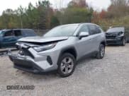 ✅ 2025 Toyota RAV4 XLE • VIN: 2T3W1RFV9SC330556 • Лот: 43722934. Опубликован ранее на IAAI с пробегом 15 637 миль. Бесплатный доступ к архиву аукционных продаж из США и подробный отчёт об истории автомобиля на DreamBid. Изображение 2.