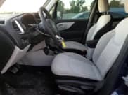 ✅ 2021 Jeep Renegade Latitude • VIN: ZACNJDBB9MPN33115 • Lot: 82581835. Wystawiony na Copart z przebiegiem 80 238 mil. Bezpłatny archiwum sprzedaży aukcyjnych z USA i szczegółowy raport historii pojazdu na DreamBid. Zdjęcie 7.