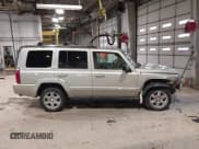 ✅ 2008 Jeep Commander Limited • VIN: 1J8HG58228C211303 • Lot: 41362162. Wystawiony na IAAI z przebiegiem 163 542 mil. Bezpłatny archiwum sprzedaży aukcyjnych z USA i szczegółowy raport historii pojazdu na DreamBid. Zdjęcie 13.