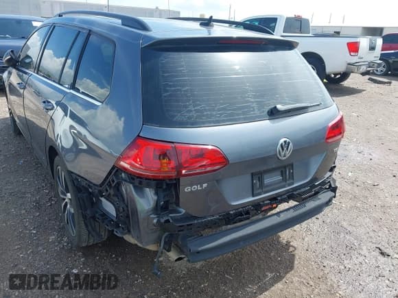 ✅ 2016 Volkswagen Golf TSI S • VIN: 3VWC17AU2GM520225 • Lot: 42690981. Listed on IAAI with 101,911 mi. Free auction sales archive from the USA and detailed vehicle history report at DreamBid. Image 6.
