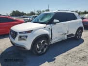 ✅ 2025 Hyundai Venue SEL • VIN: KMHRC8A39SU371638 • Лот: 81262885. Опубликован ранее на Copart с пробегом 12 557 миль. Бесплатный доступ к архиву аукционных продаж из США и подробный отчёт об истории автомобиля на DreamBid. Изображение 1.