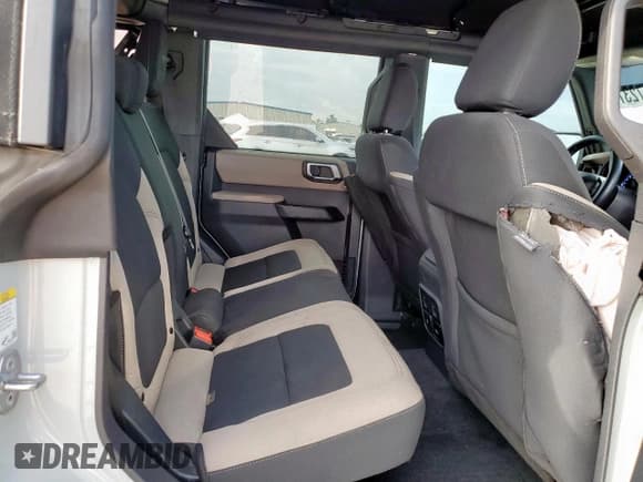 ✅ 2021 Ford Bronco • VIN: 1FMDE5BHXMLA96979 • Лот: 62572375. Опубликован ранее на Copart с пробегом 20 893 миль. Бесплатный доступ к архиву аукционных продаж из США и подробный отчёт об истории автомобиля на DreamBid. Изображение 10.