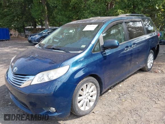 ✅ 2012 Toyota Sienna XLE • VIN: 5TDDK3DC1CS032510 • Лот: 43213382. Опубликован ранее на IAAI с пробегом 200 489 миль. Бесплатный доступ к архиву аукционных продаж из США и подробный отчёт об истории автомобиля на DreamBid. Изображение 2.